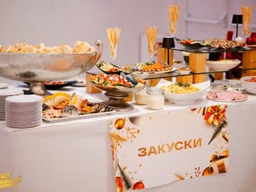 Фуршет и All Inclusive буфет на Звёздном Новогоднем Балу 2024 в Дортмунде: изысканные блюда, десерты и напитки для гостей. Festliches All Inclusive Buffet beim Silvester-Exclusiv Dortmund 2024 – Gala Dinner mit internationaler Küche, Desserts und Drinks.